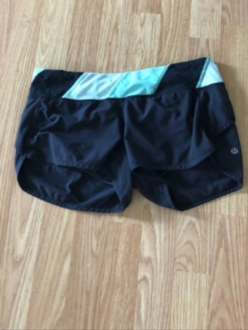 Lululemon Speed 4 Way Stretch Athletic Shorts Sz 6 - Picture 3 of 4